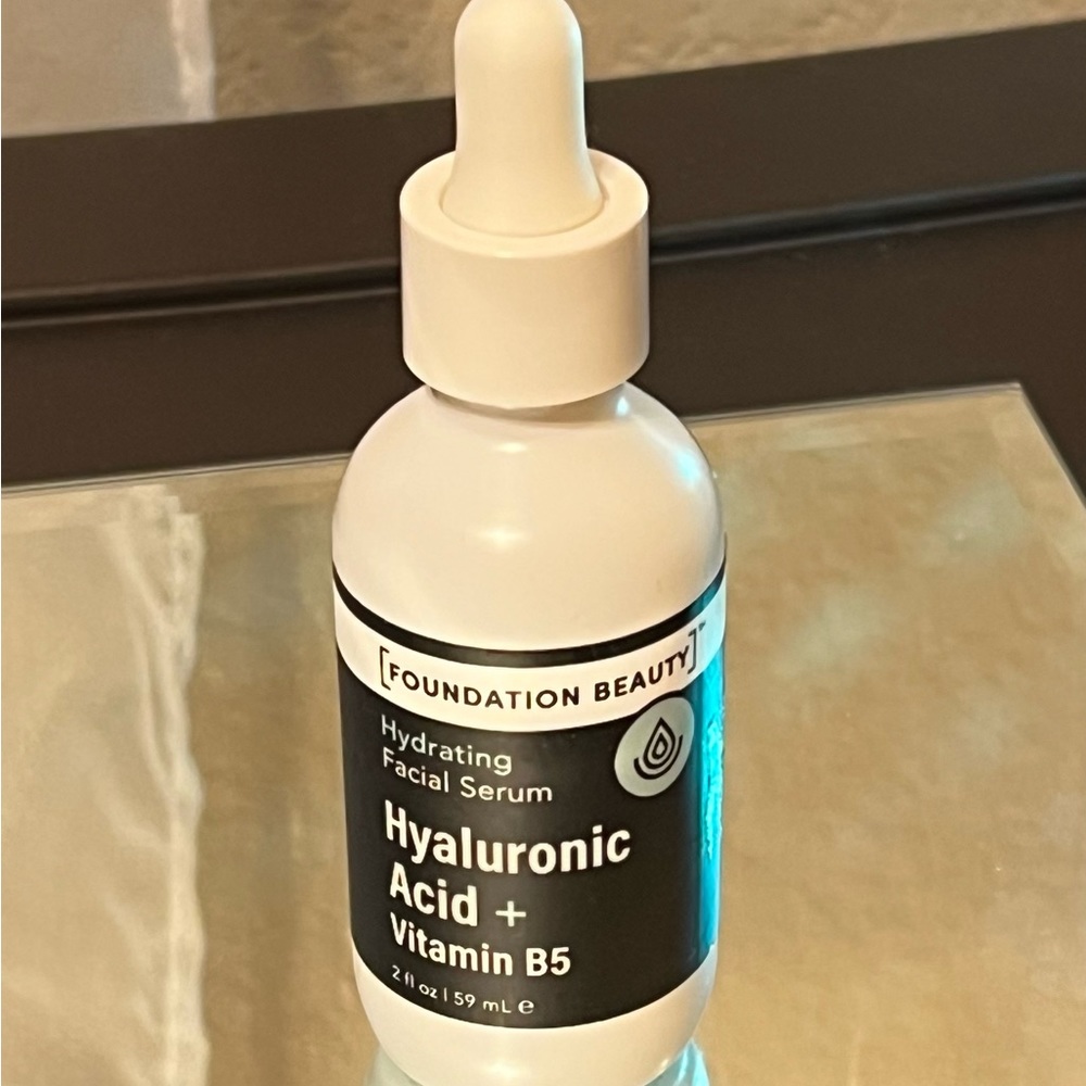 Foundation Beauty Hydrating Facial Serum Hyaluronic Acid & Vitamin B5 brand new